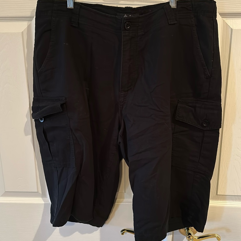 Sean John size 38 black cargo shorts
